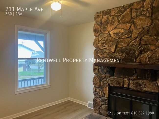 Foto del edificio - 211 Maple Ave