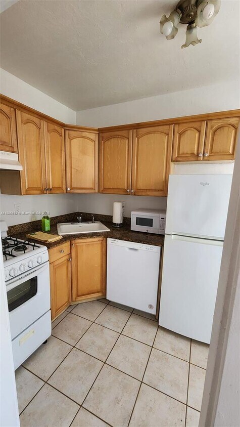 Foto principal - 315 Eucalyptus St