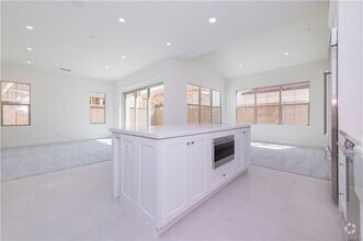 Building Photo - 120 Rimstone