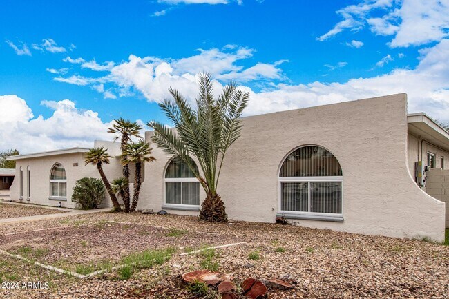 Building Photo - 1225 Delano Dr