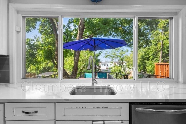 Photo - 1275 Oates St NE House