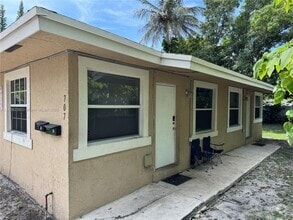 Building Photo - 707 SW 6th St