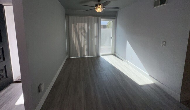 Foto del edificio - Townhouse - 2 Story, 3 Bedroom in the Beau...