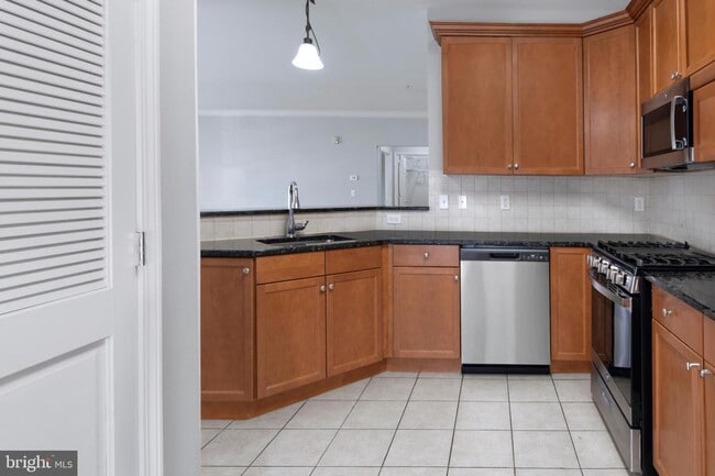 Building Photo - 313 Masterson Ct