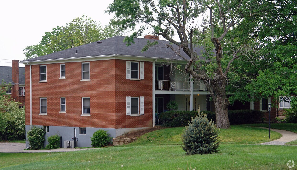 Primary Photo - 7 Locust Ave