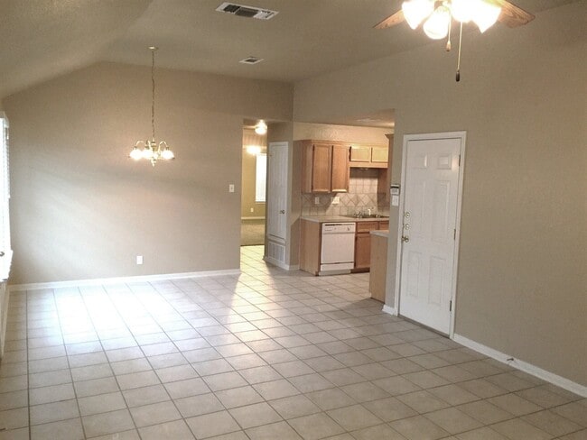 Building Photo - Charming 2 Bed / 2 Bath Duplex in Killeen ...