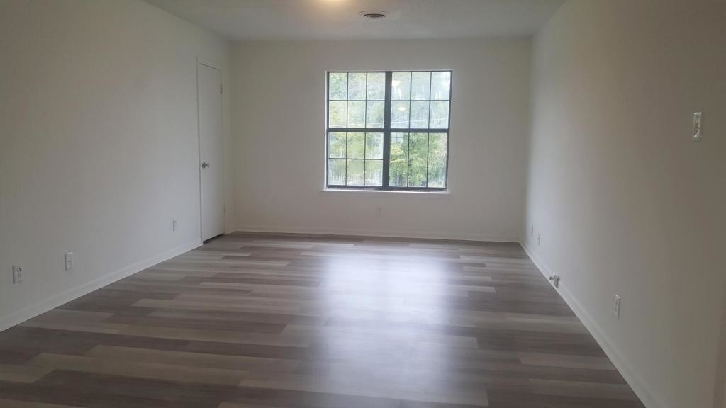 Foto principal - 2052 C Phelps Lane