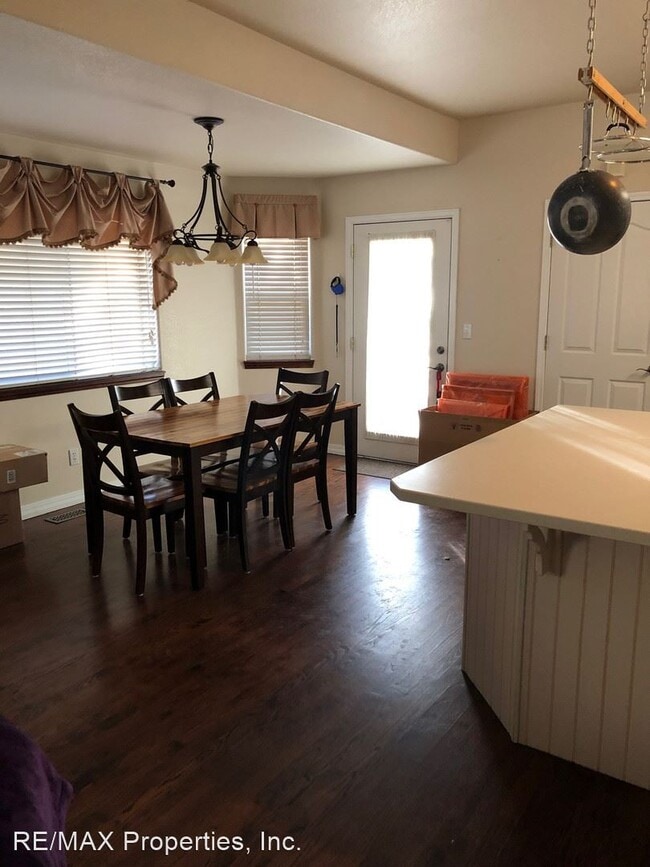 Building Photo - 4 br, 3.5 bath House - 4930 Poleplant Drive