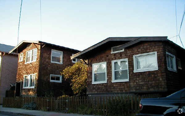 Building Photo - 476-482 Rich St