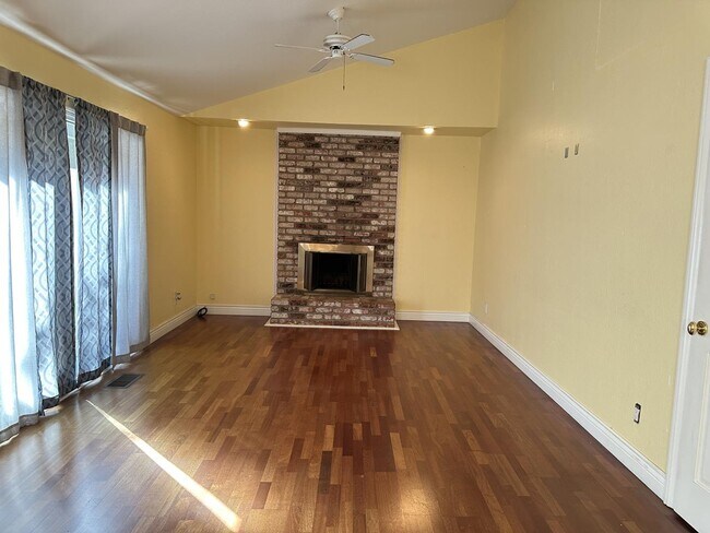 Building Photo - 15790 Rica Vista Way