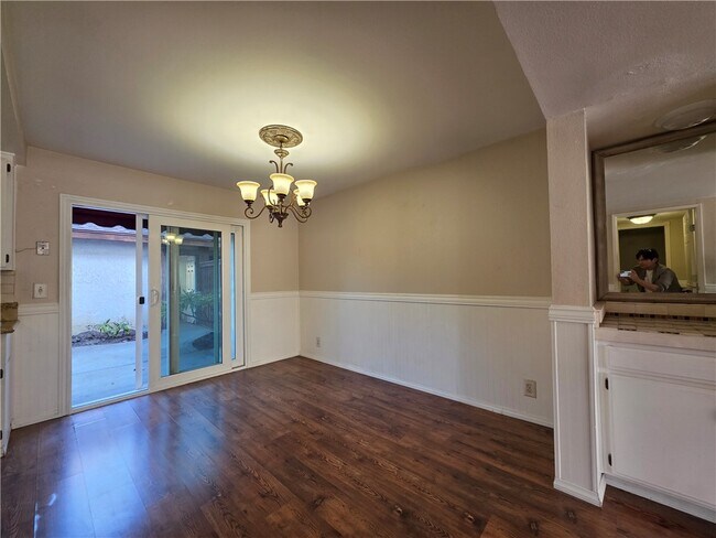 Foto del edificio - 1173 S Paula Dr