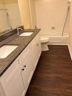 Foto del edificio - 10705 Glenbarr Dr