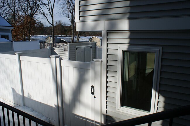 Foto del edificio - 25 Meadow Pond Dr