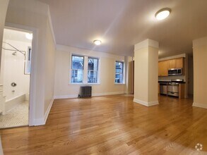 Building Photo - 117 W 13th St