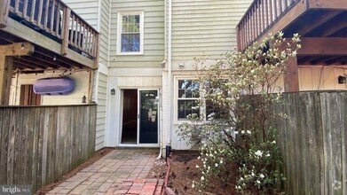 Building Photo - 1524 Marlborough Ct