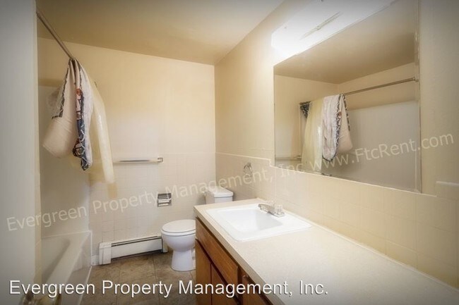 Building Photo - 3006 Sunset Dr