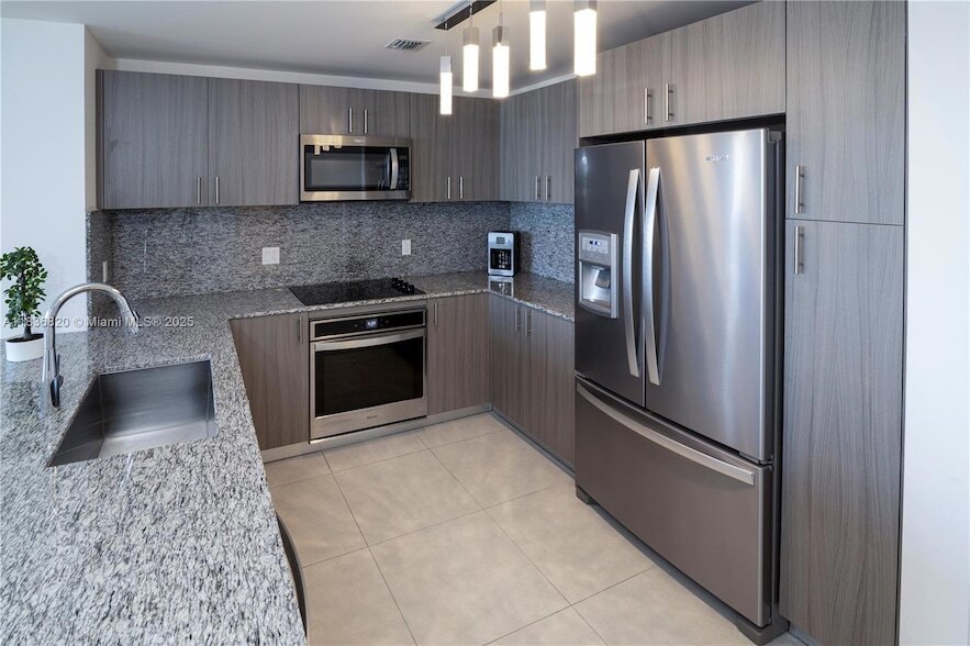 Foto principal - 5350 NW 84th Ave