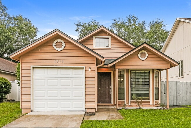 Building Photo - 2513 Townsquare Dr