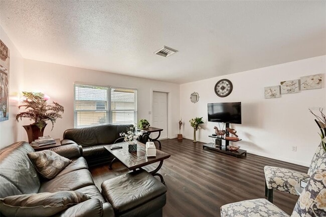 Foto del edificio - 618 S Osprey Ave