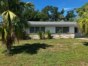 Building Photo - 2434 Yale Rd