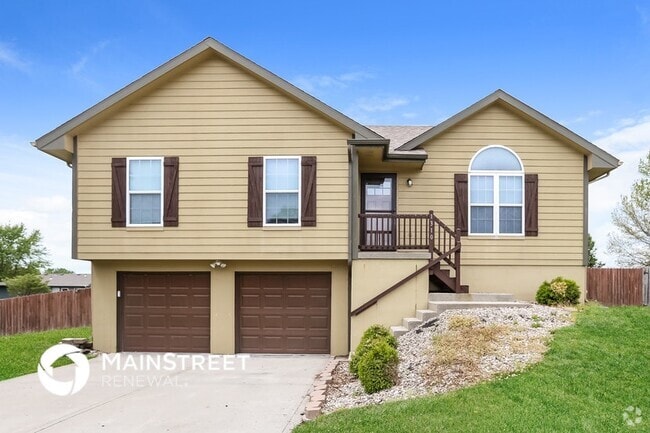 Building Photo - 1310 Stonecrest Dr