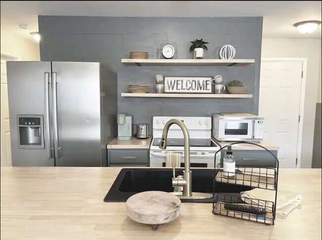 Foto del edificio - 101 S Buchanan St