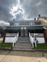 Building Photo - 602 Division St