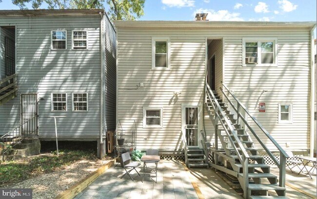 Foto del edificio - 217 Adams St NE