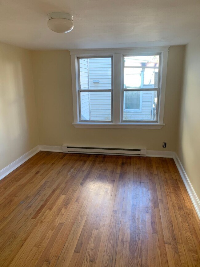 Building Photo - 39 Delafield Street