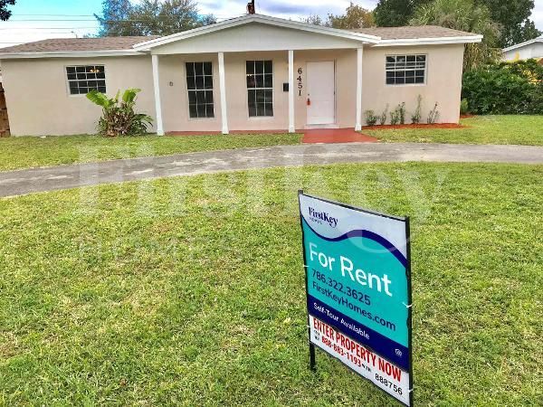 Foto del edificio - 6451 SW 2nd St