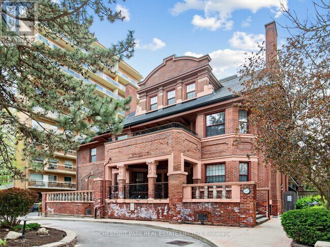 Photo du bâtiment - 212 St George St