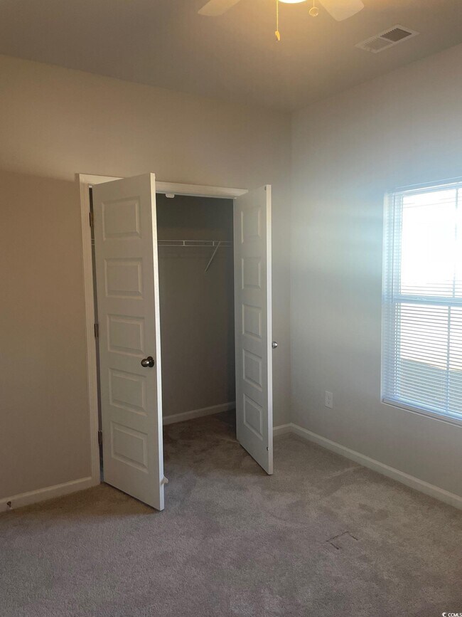 Foto del edificio - 61 S Reindeer Rd