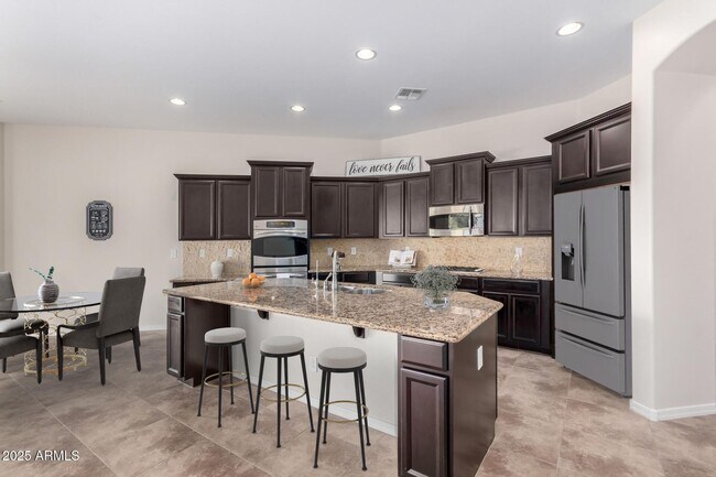 Foto del edificio - Stunning 4 bedroom, 3 bathroom home in the desirable community of Avian Trails!!