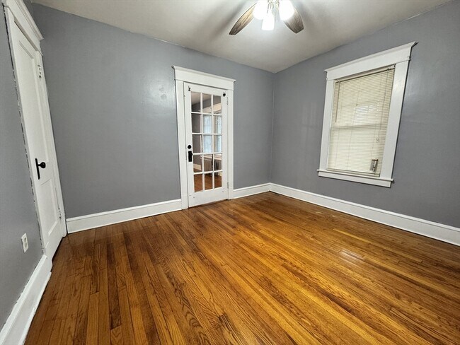 Foto del edificio - 134-136-136 Woodlawn St