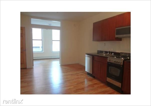 Building Photo - 818 10th Ave