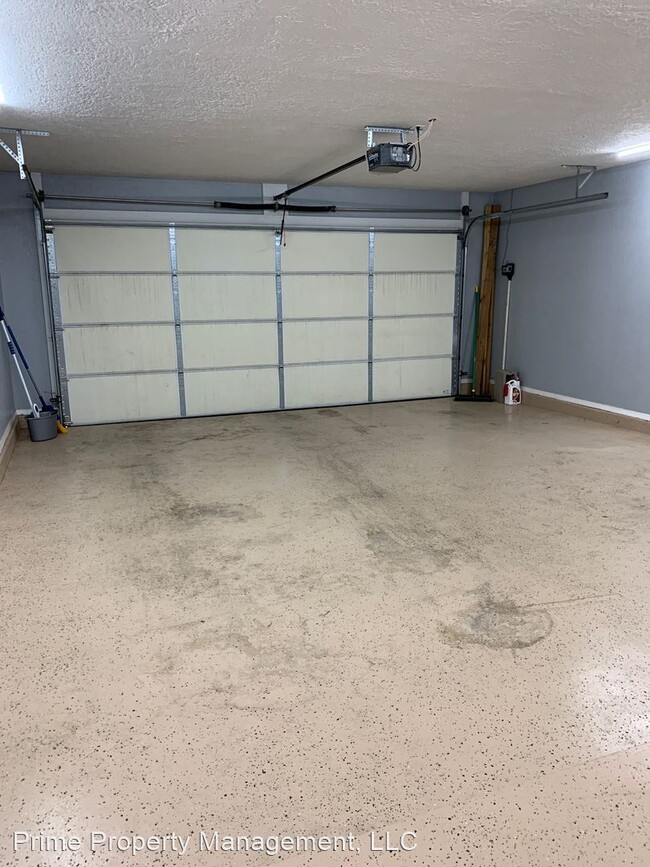 Building Photo - 3 br, 2 bath House - 1525 Kiowa