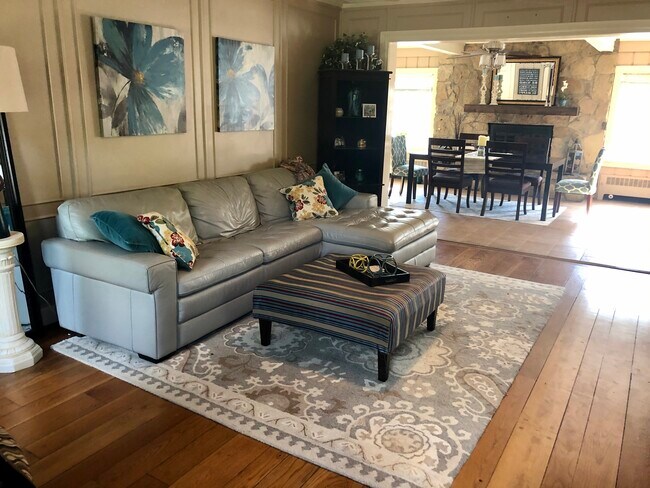 Foto del edificio - 8412 Oxford Woods Ct