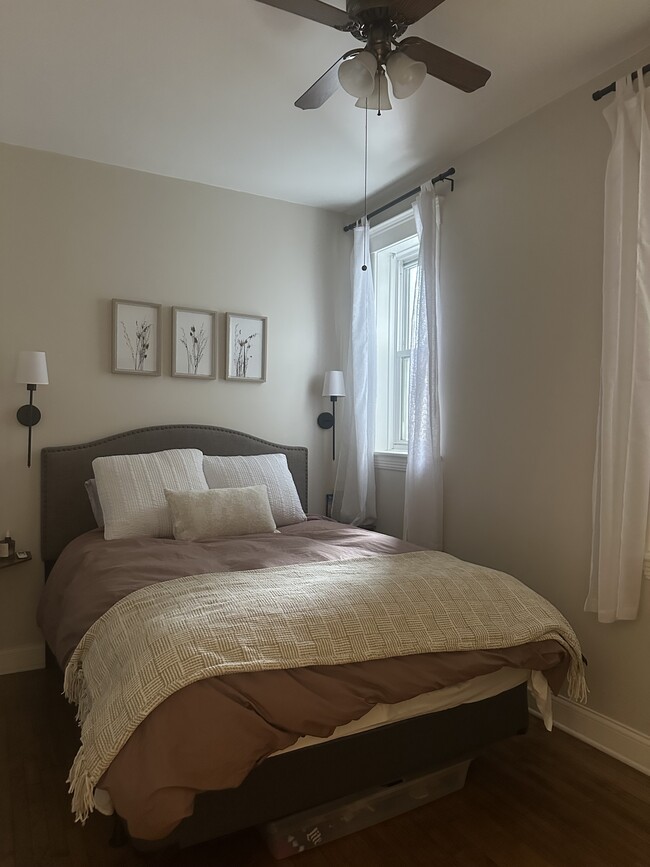 Foto del edificio - 3837 N Lakewood Ave