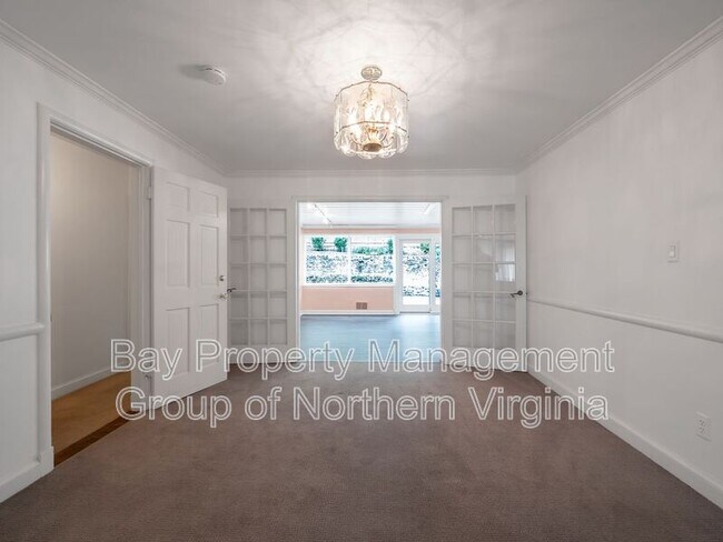 Building Photo - 6208 Tally Ho Ln