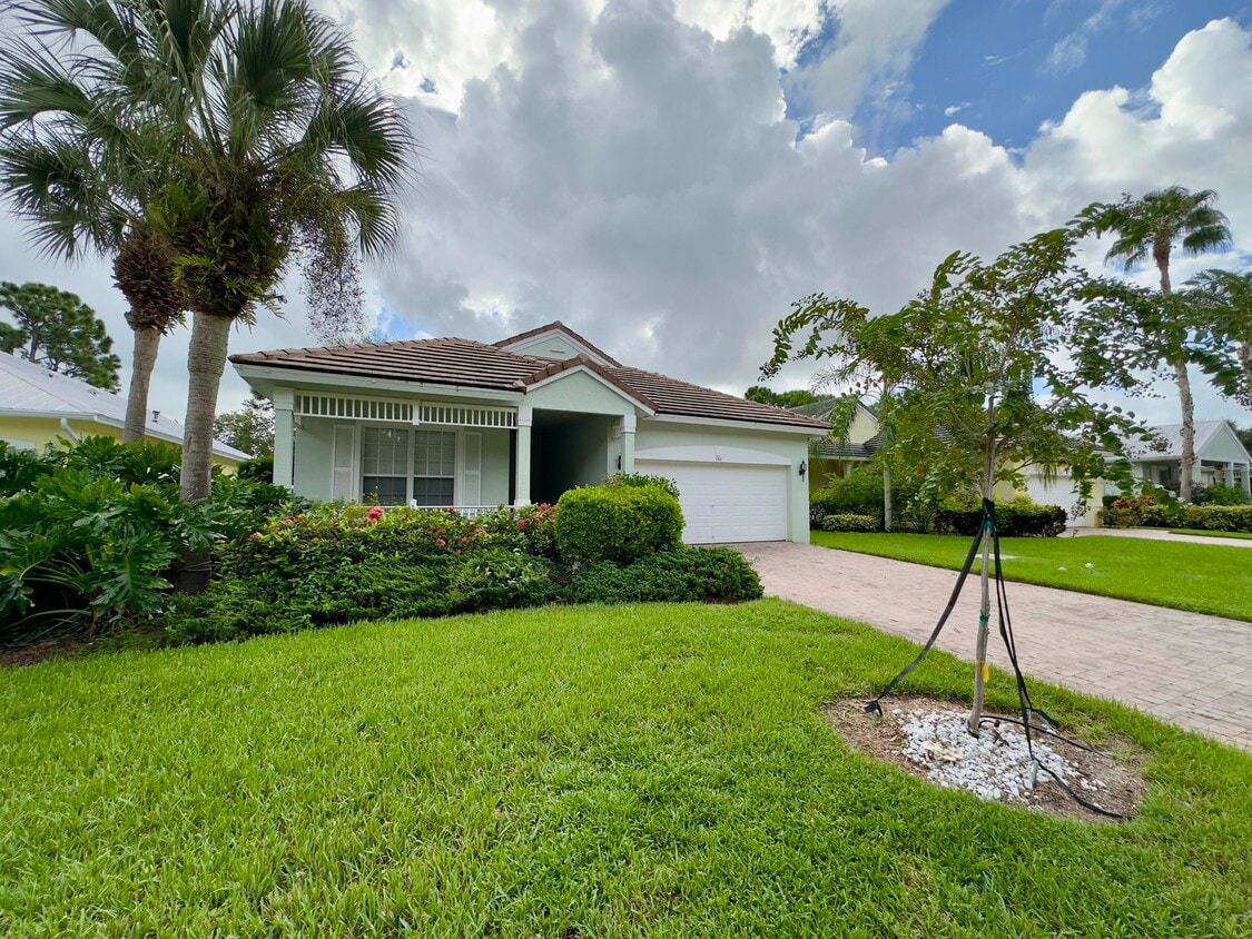 Foto principal - 146 NW Pleasant Grove Way