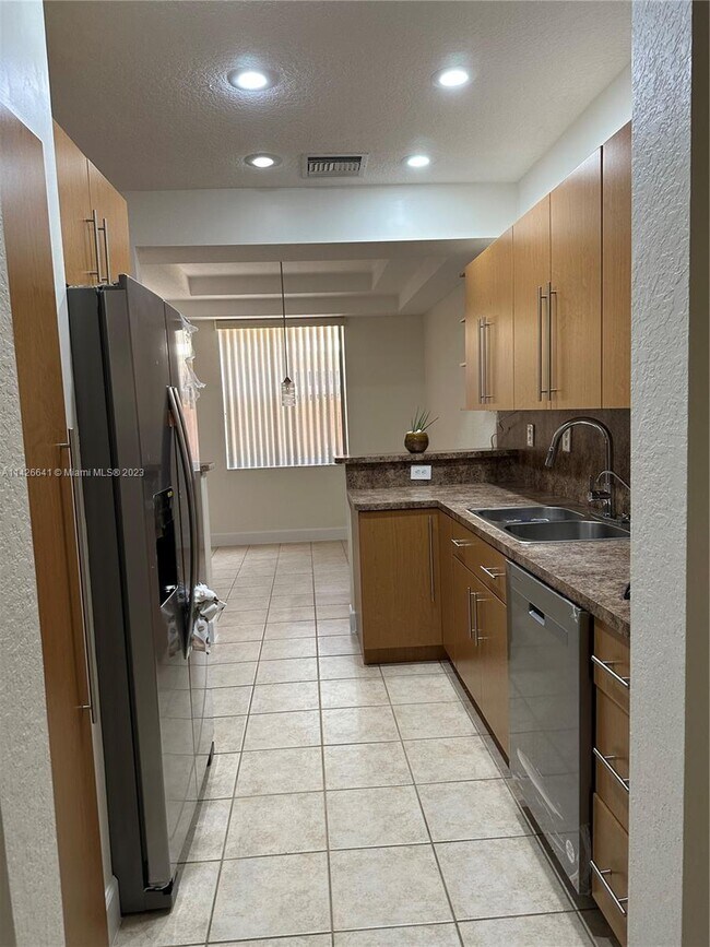 Foto del edificio - 808 NW 170th Terrace