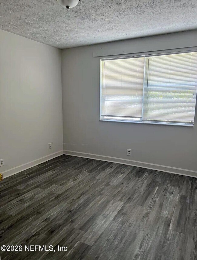 Foto del edificio - 1554 W 22nd St