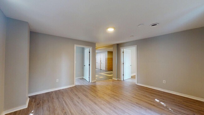 Foto del edificio - 7023 Clark Ave