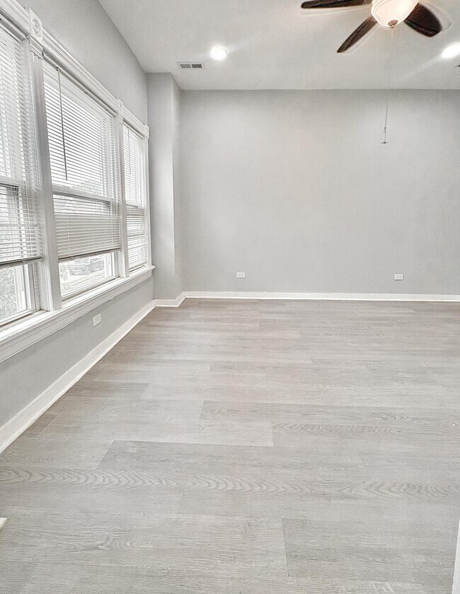 Foto del edificio - 1056 N Central Ave