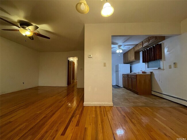 Foto del edificio - 97-16 159th Ave