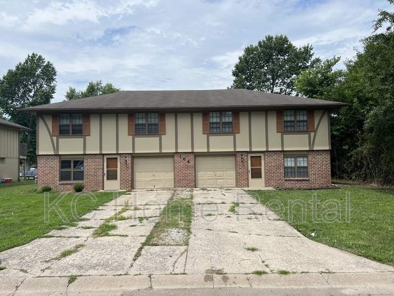 Primary Photo - 104 Baker St