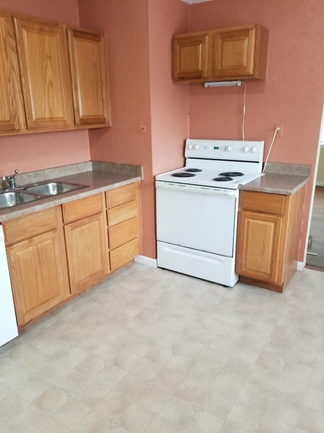 Building Photo - 243 Sheridan Rd