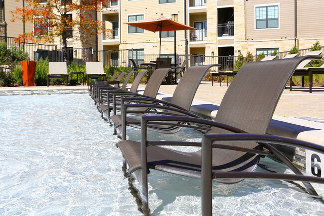 Pool - Alvista Round Rock