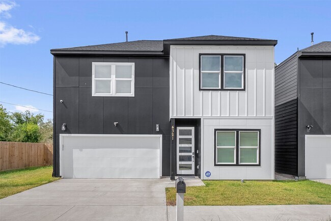 Foto del edificio - 4321 McKinley St