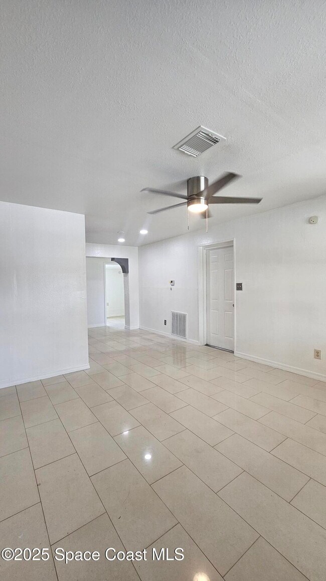 Building Photo - 1307 Park Manor Dr